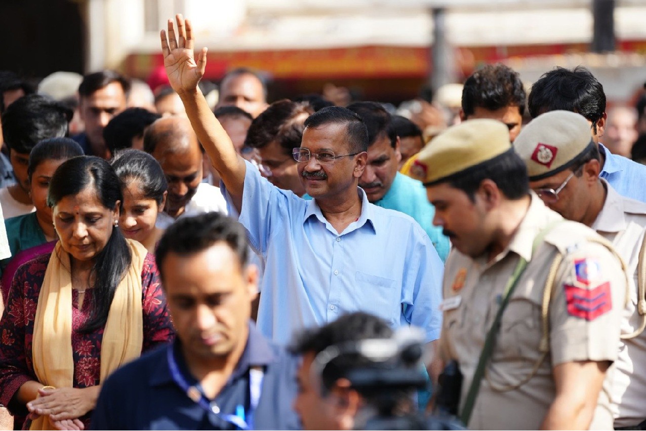 Double whammy for Kejriwal as Delhi HC stays bail, CBI moves in