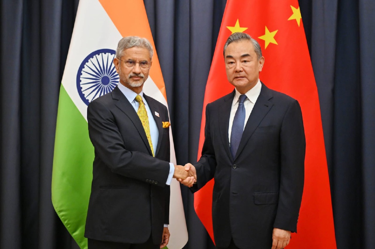 EAM Jaishankar meets Chinese counterpart, says LAC must be respected