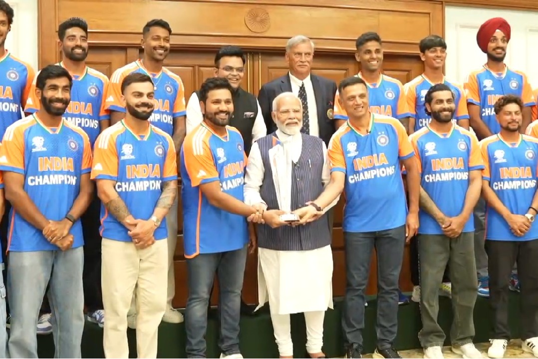 PM Modi hosts World Cup champs