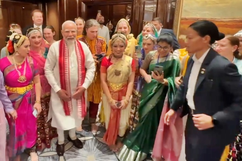 An unforgettable experience, say Russian artists after meeting PM Modi