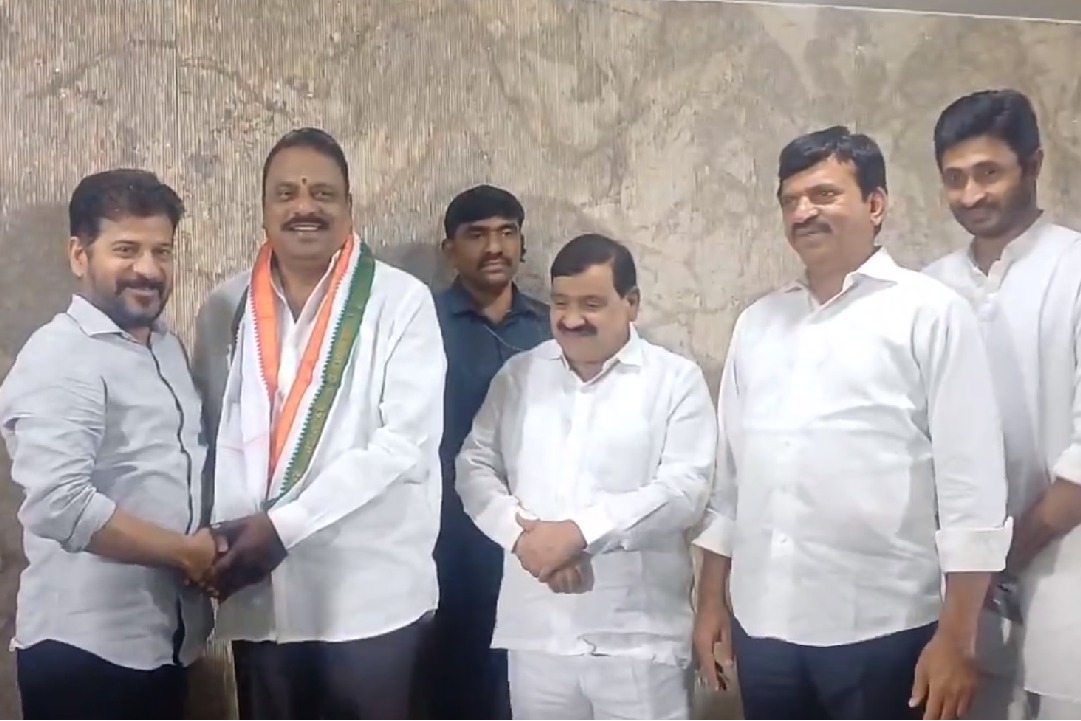 Another BRS MLA joins Congress in Telangana