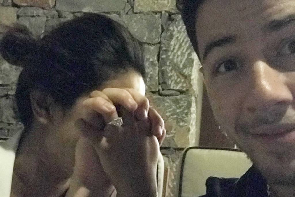 Nick Jonas shares unseen picture from the moment he proposed Priyanka Chopra