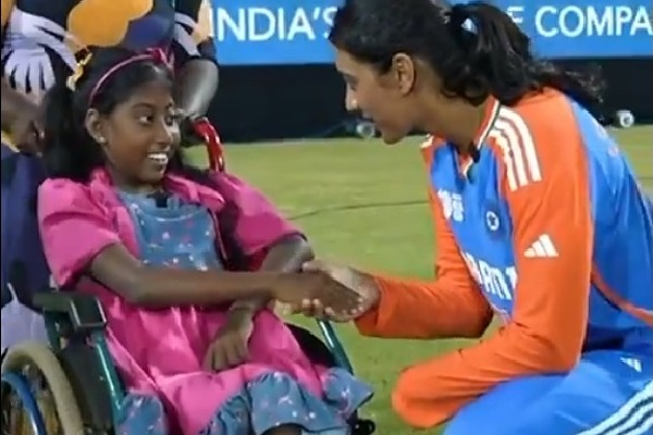 Women’s Asia Cup: Smriti Mandhana gifts phone to young cricket fan in wheelchair