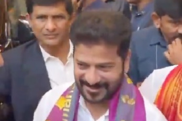 CM Revanth Reddy in Delhi to invite Sonia, Rahul Gandhi for Warangal rally