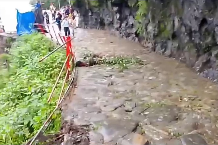 Three killed in landslide on Kedarnath Yatra route