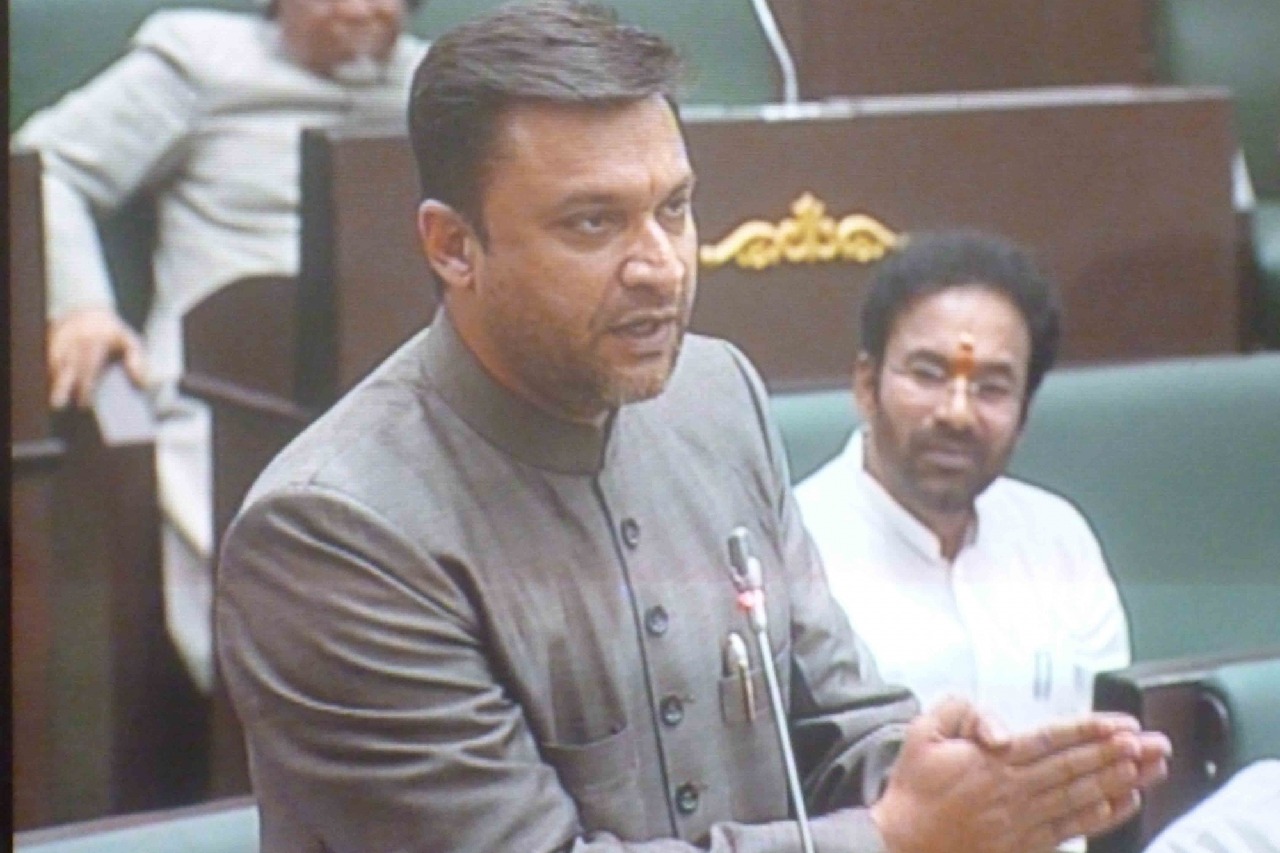 Akbaruddin Owaisi warns govt over police 'atrocities' in old Hyderabad