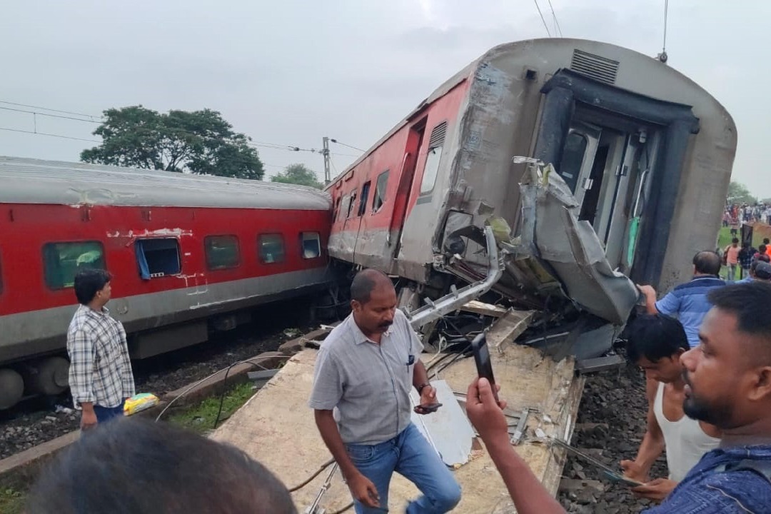 Jharkhand train accident: CM Mamata Banerjee attacks Centre over 'mismanagement'