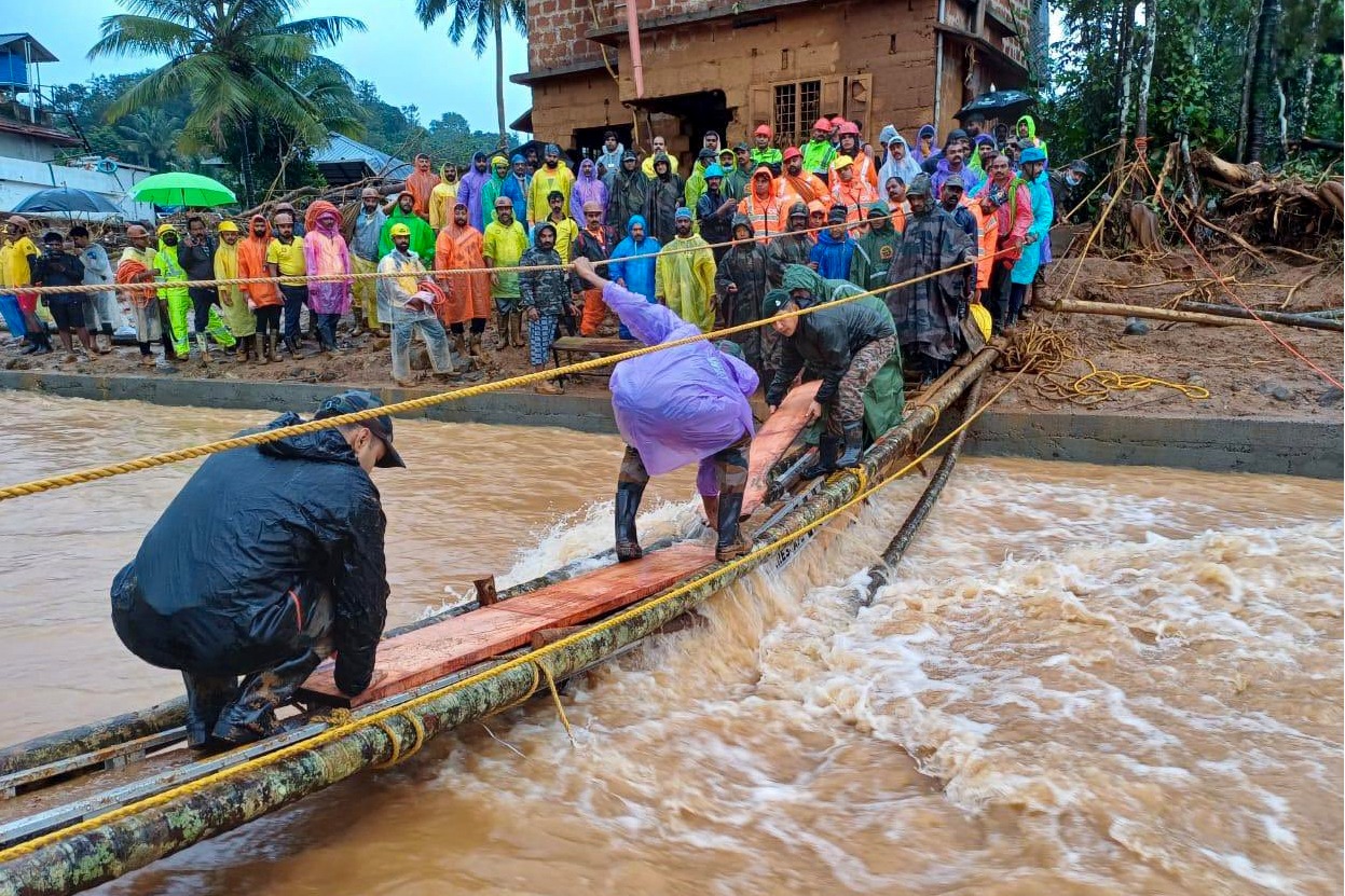 Wayanad toll reaches 297, with 206 still missing