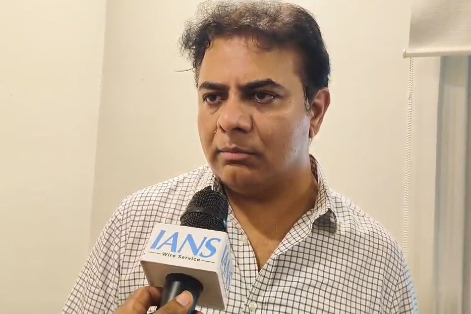 KTR conveys ‘best wishes’ to Revanth Reddy on foreign tour