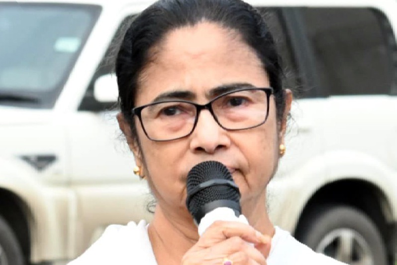 Amid unrest in B'desh, Mamata appeals to people to maintain peace in Bengal