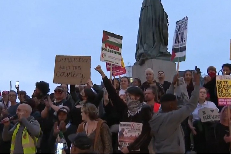 Anti-racism protesters take to streets in UK after days of unrest