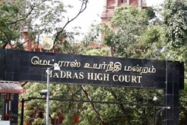 Madras HC refuses to prevent police from arresting YouTuber 'Savukku' Shankar in multiple cases