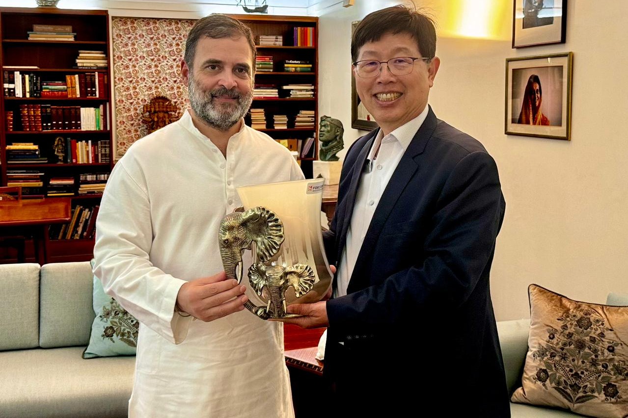 Rahul Gandhi meets Foxconn Chairman, has ‘engaging conversation’