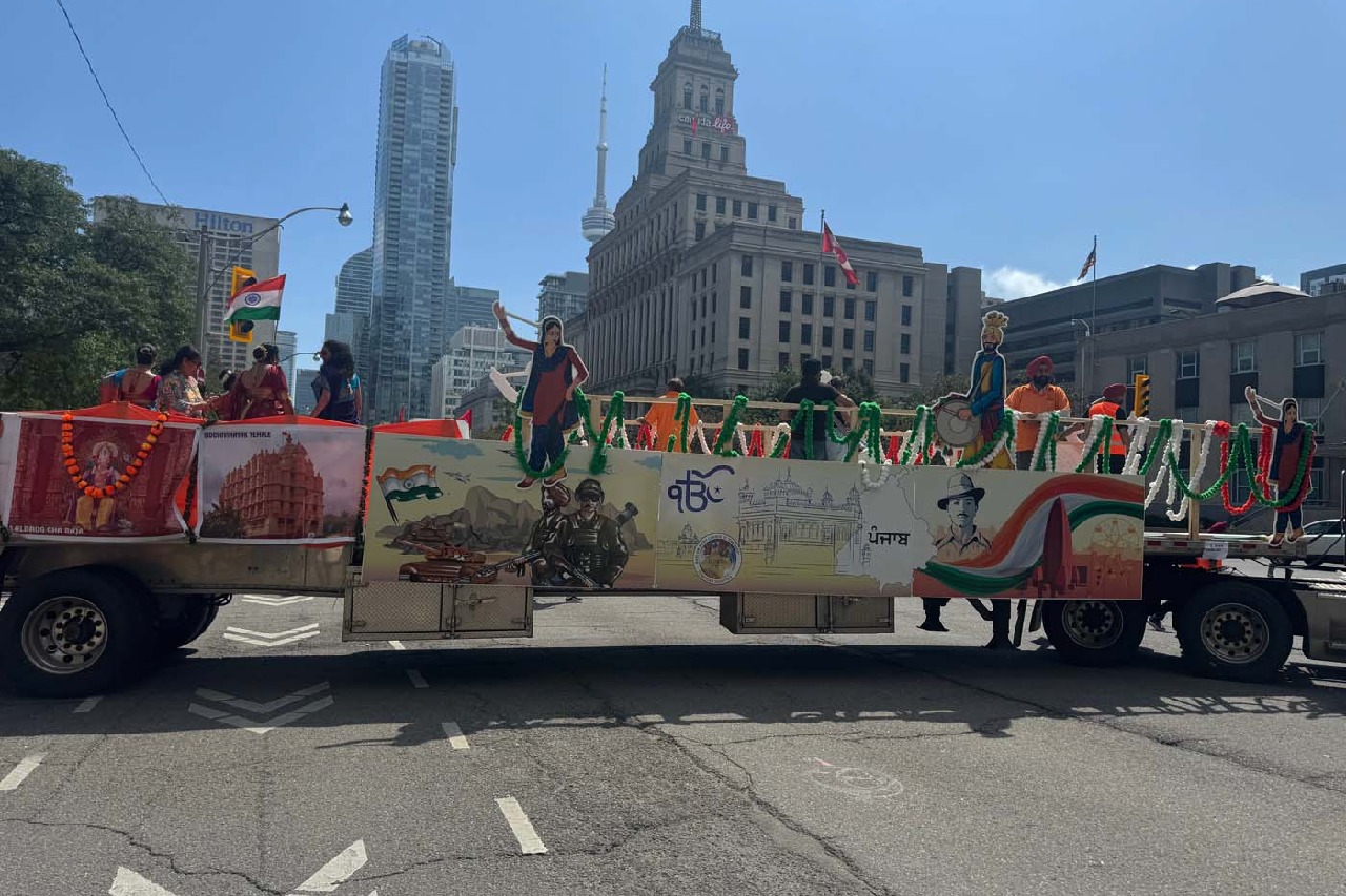 Over 100,000 join India Independence Day parade in Toronto