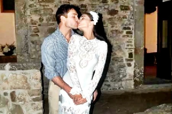 Amy Jackson gets married to Ed Westwick