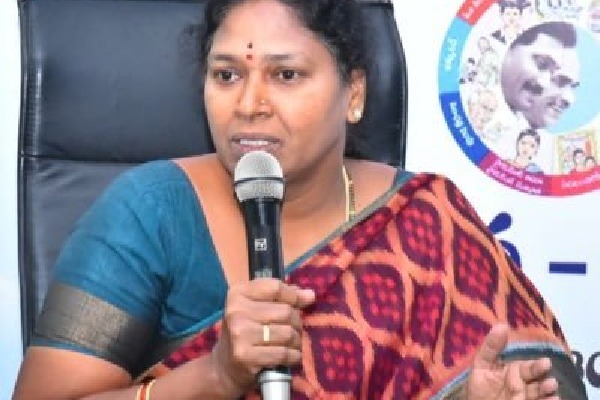 Another jolt to YSRCP as MLC Pothula Suneetha quits party