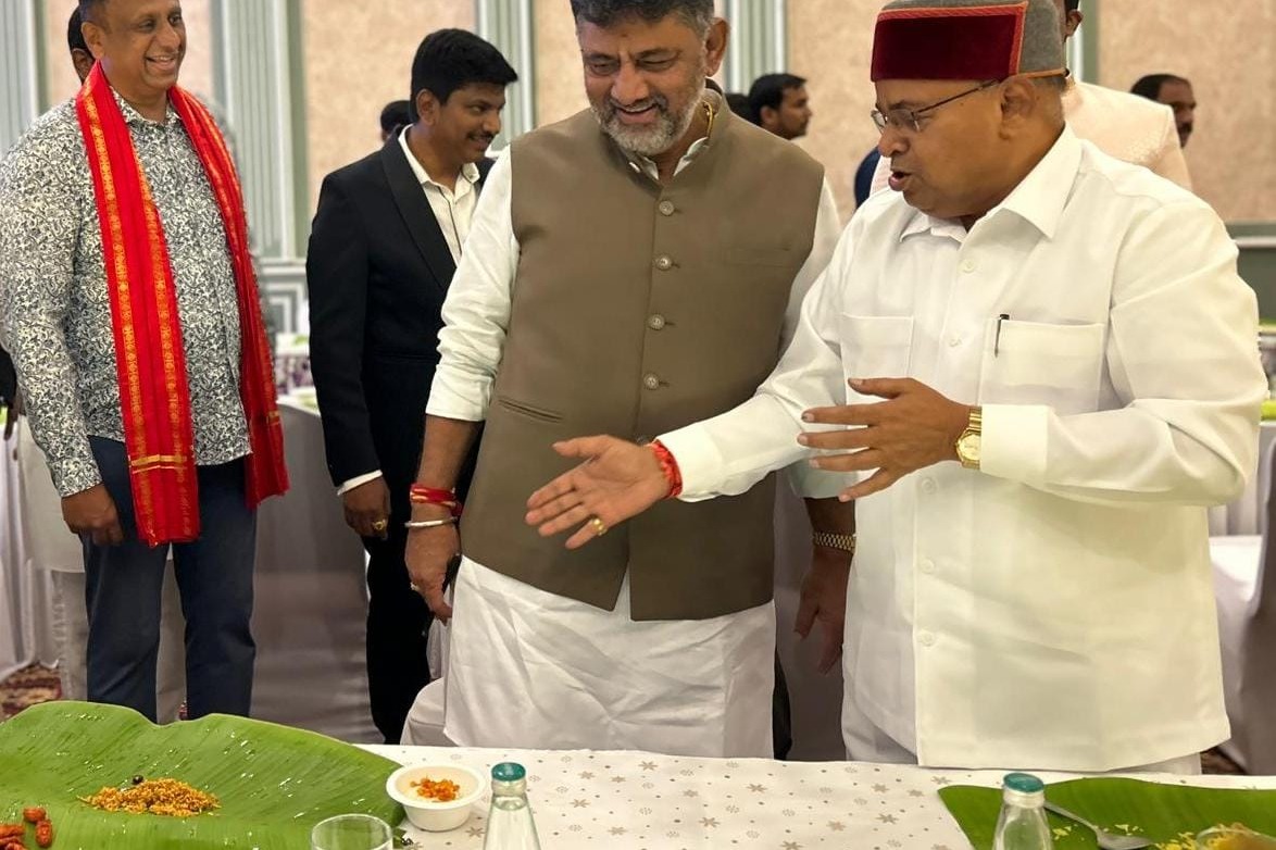 Amid face-off, Dy CM Shivakumar enjoys K’taka Guv’s company at party