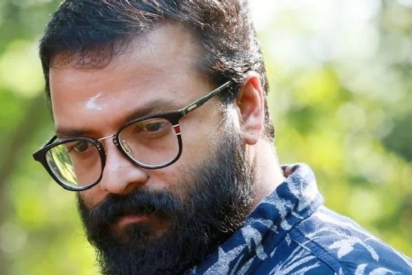 Malayalam actor Jayasurya rejects sexual abuse allegations,  to move forward 'legally'