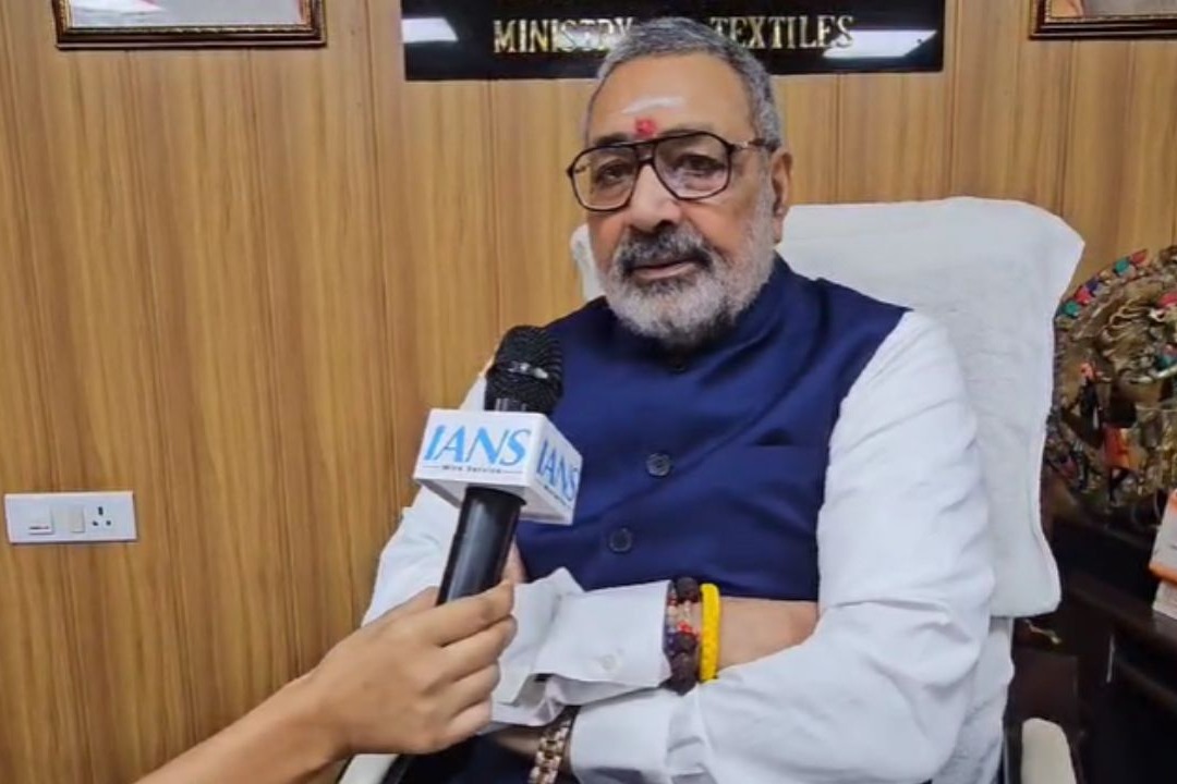 Rahul Gandhi should implement NRC in Himachal Pradesh, demands Giriraj Singh