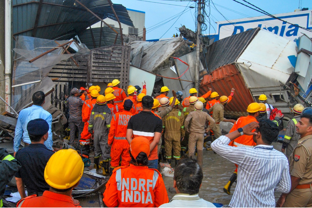 Lucknow tragedy: Government sets up three-member panel to probe building collapse