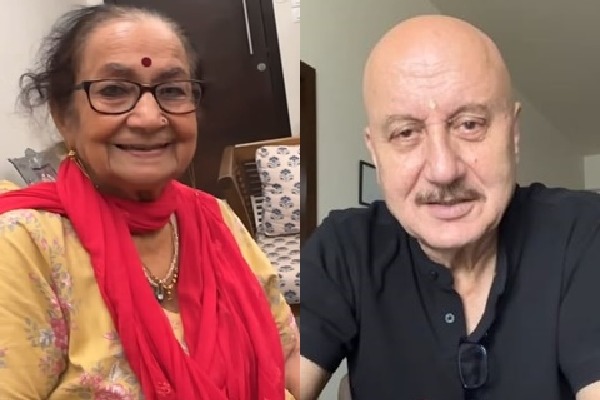 Anupam Kher savours flavour of his mother's delectable lunch spread