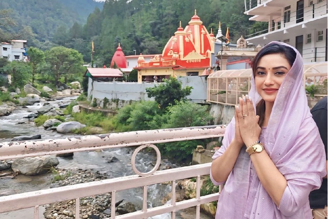 Rati Pandey embarks on spiritual odyssey on her birthday, visits this divine place