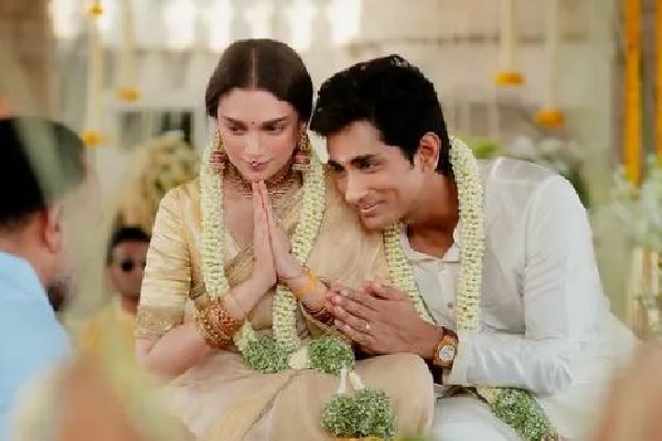 Aditi Rao Hydari, Siddharth are now ‘Mrs & Mr Adu-Siddhu’