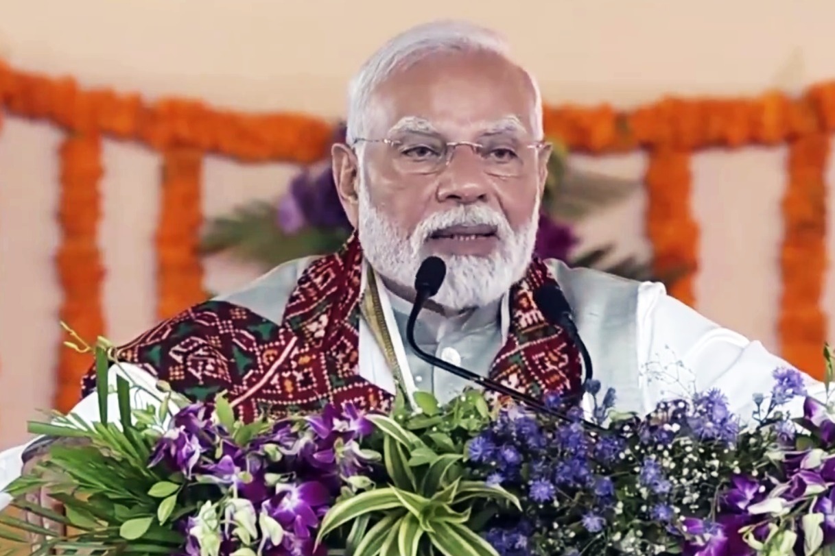 PM Modi inaugurates, lays foundation for key projects worth Rs 8,000 cr in Gujarat