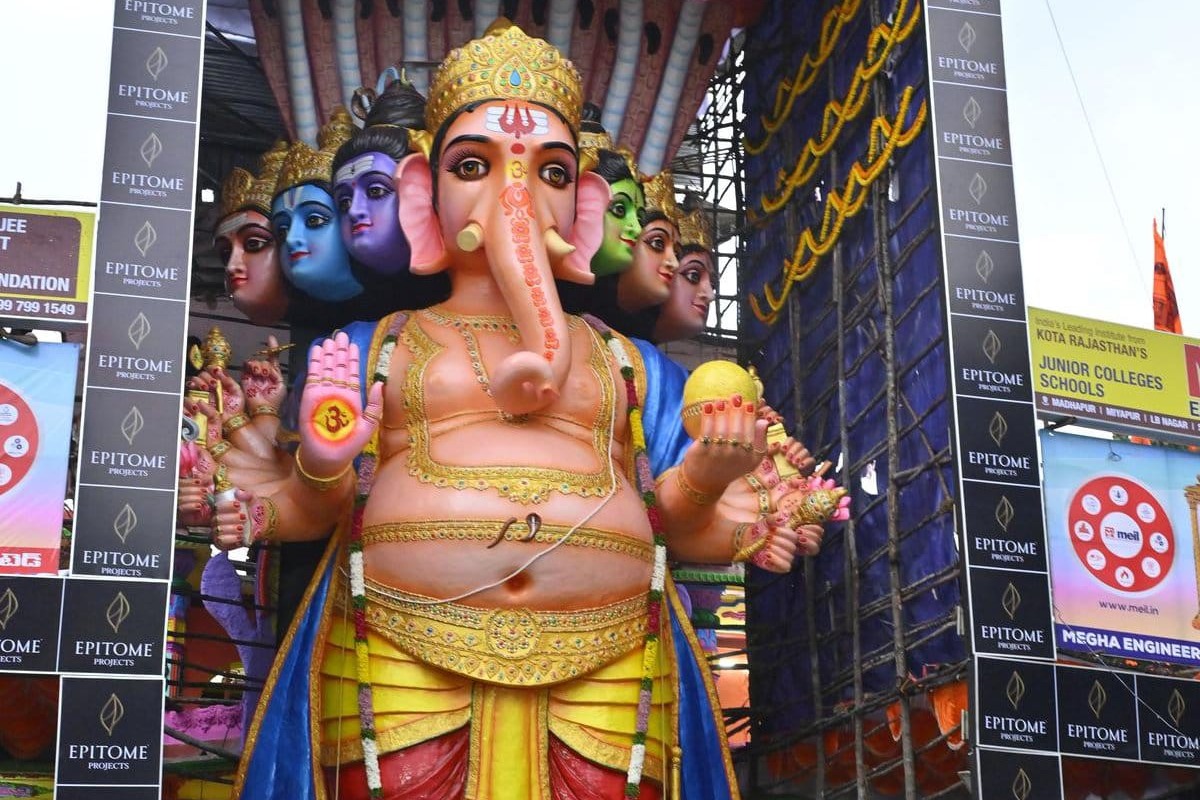 Shobayatra of Hyderabad’s 70-foot tall Ganesh idol underway