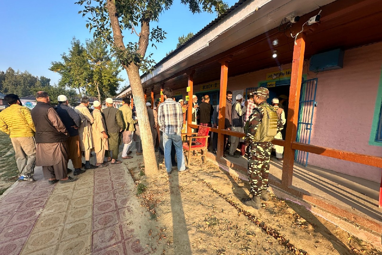 Voter start queuing for 1st phase of J&K polls