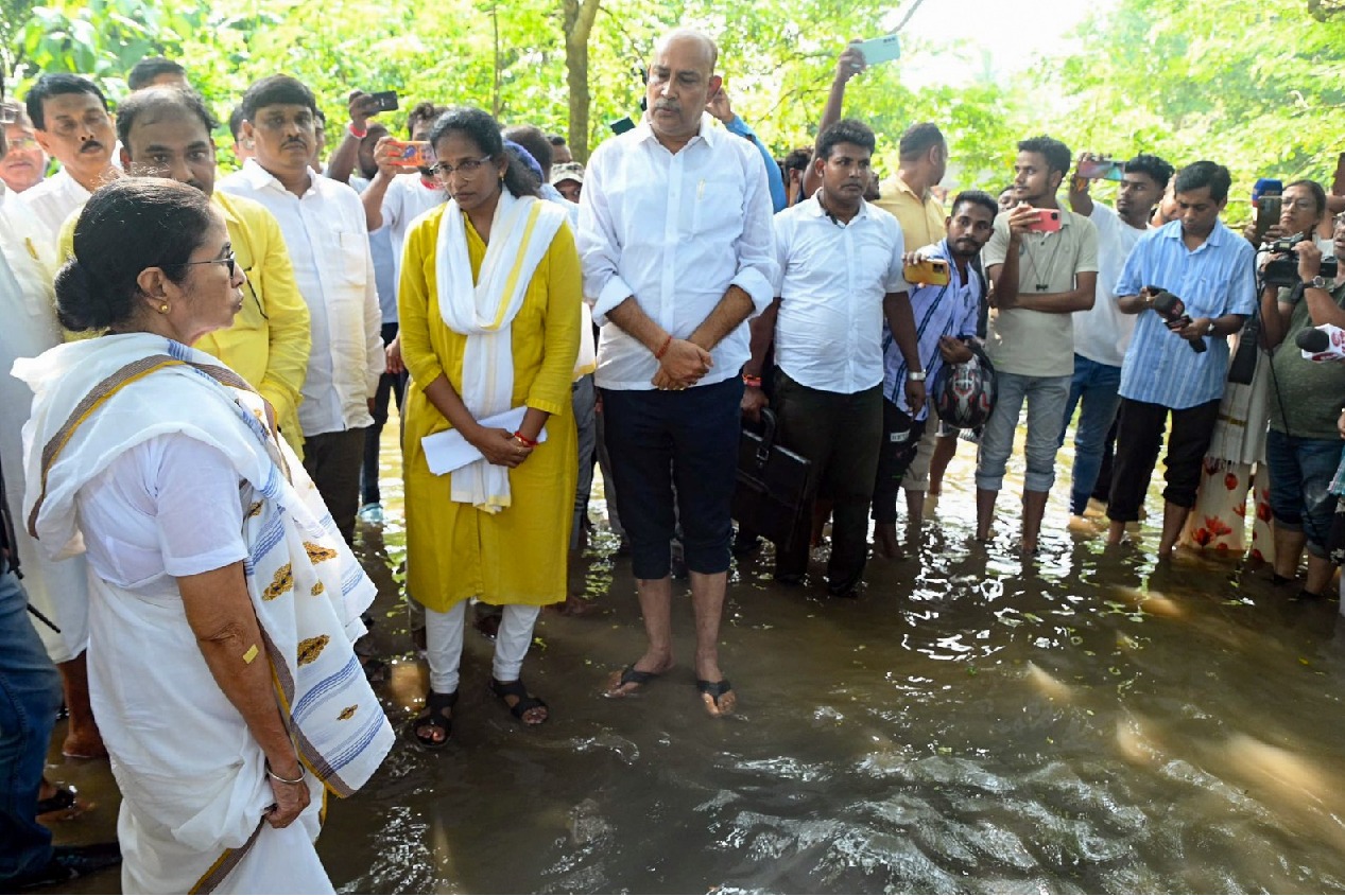 Bengal CM asks protesting doctors to rejoin work amid looming health crisis