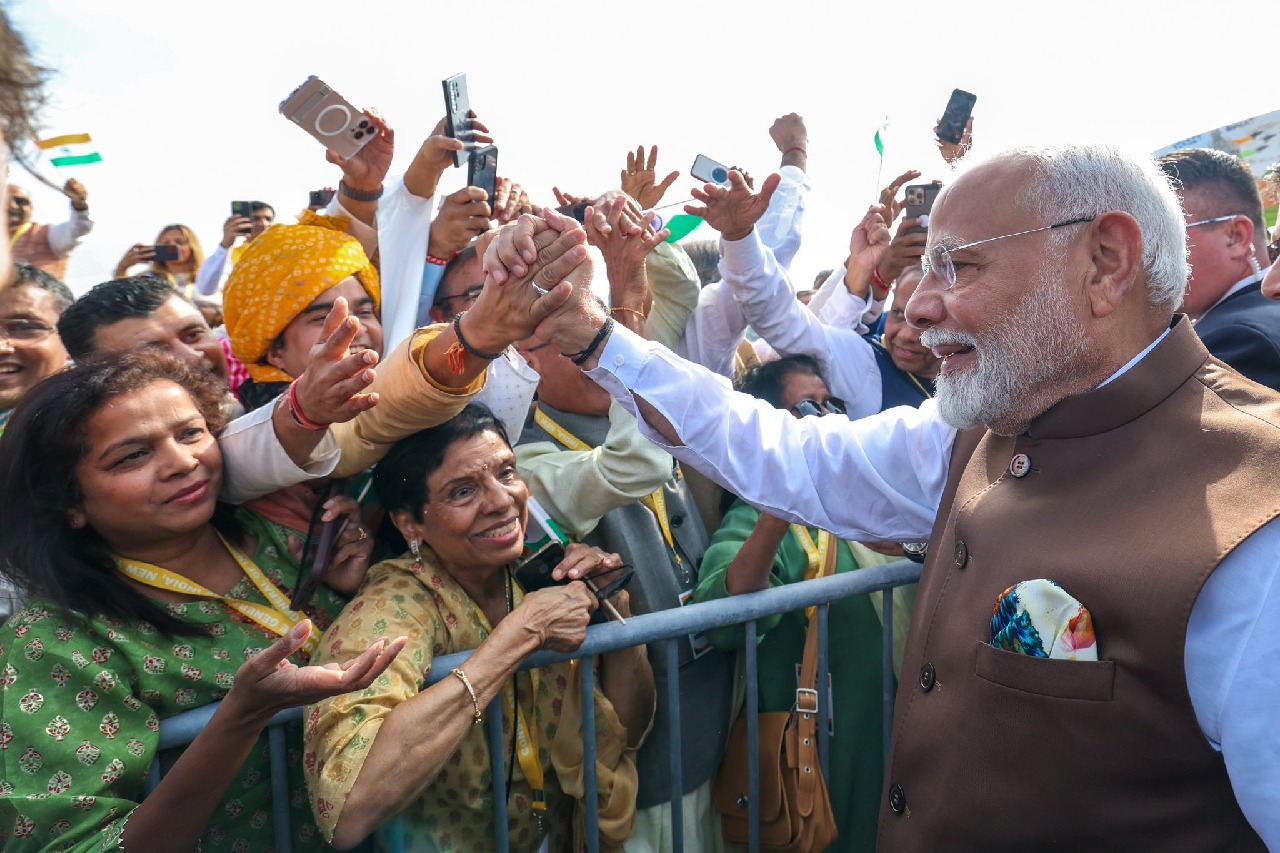 PM Modi receives grand welcome from Indian community on arrival in US