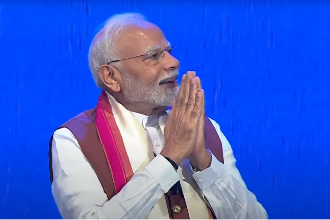 PM Modi given thunderous welcome at Nassau Coliseum, to address Indian diaspora in US shortly