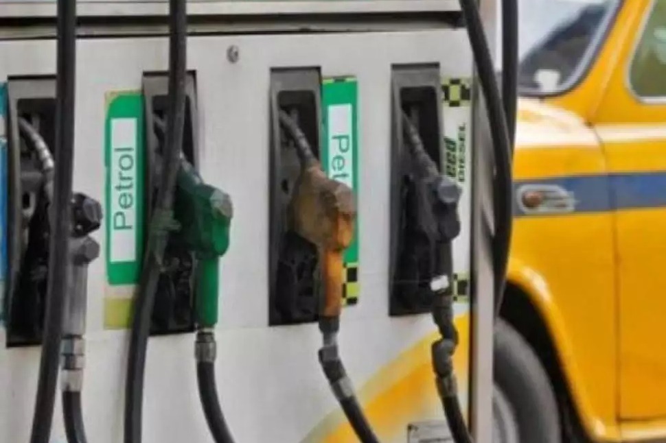 Petrol, diesel prices may see a cut after Oct 5: Report