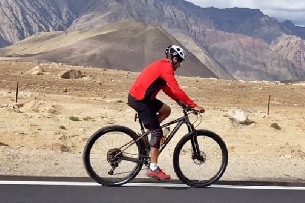 Farhan Akhtar makes the most of his off day by riding a bicycle in
 the mountains