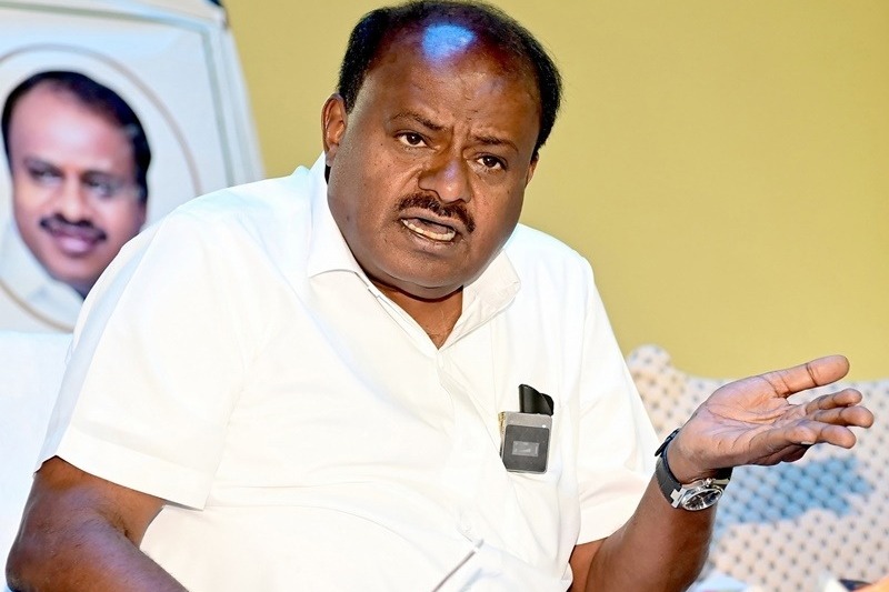 Kumaraswamy appears before Lokayukta in de-notification case