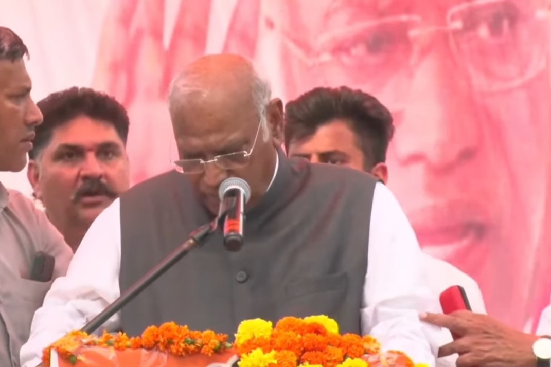 Won't die till PM Modi 'removed' from power, vows Kharge after illness amid J&K campaigning