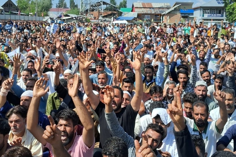 High octane poll campaign ends peacefully in J&K