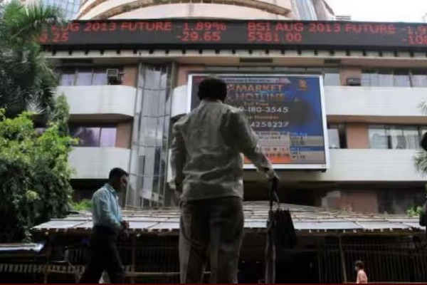 Sensex closes down by 230 points, auto and finance shares fall