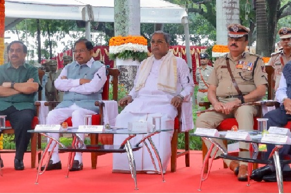 Complete cooperation for K'taka police to work independently: CM Siddaramaiah