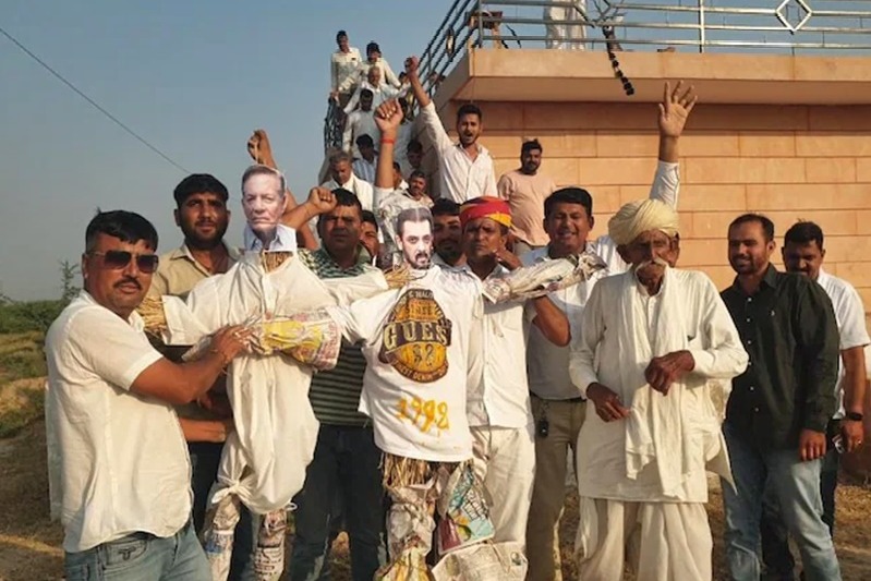 Bishnoi community burns effigies of Salman Khan, Salim Khan