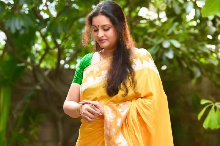 Renu Desai Establishes NGO, Shares Joyful Moment with Fans