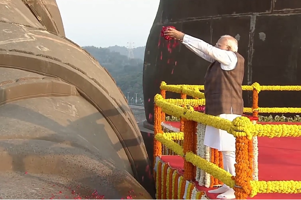 Will continue to inspire every generation: PM Modi pays tributes to Sardar Patel at Statue of Unity