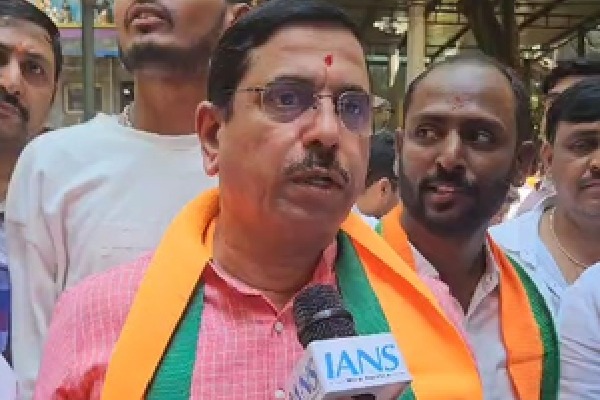 ‘Hold your tongue’: Pralhad Joshi tells Siddaramaiah on remarks against PM Modi