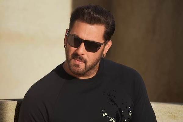 Salman Khan lands in Hyderabad to shoot a grand scene for 'Sikandar' at Taj Falaknuma Palace