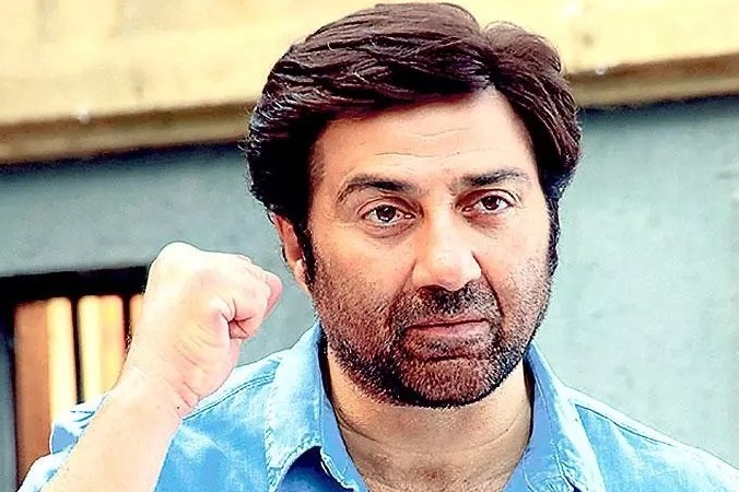 When Sunny Deol tore his pants during the shoot of ‘Darr'