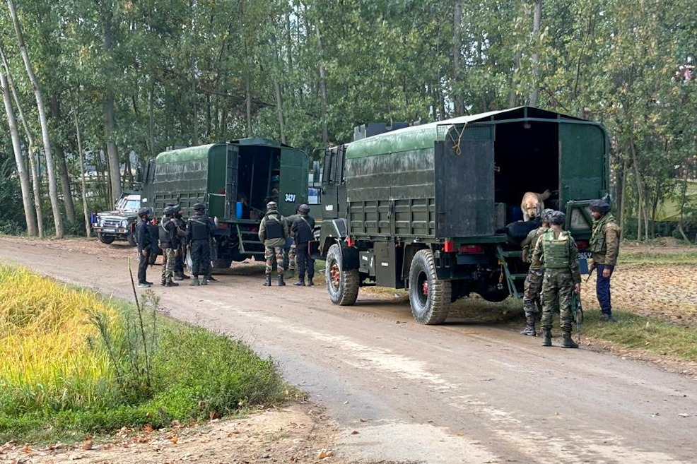 Security forces resume op against terrorists in Sopore after fresh firing by ultras