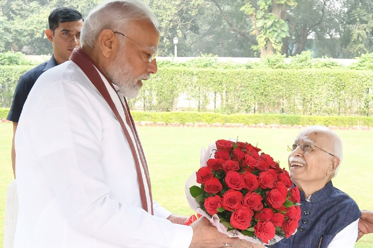 PM Modi wishes Advani on his b’day, counts him among India’s ‘most admired’ statesmen