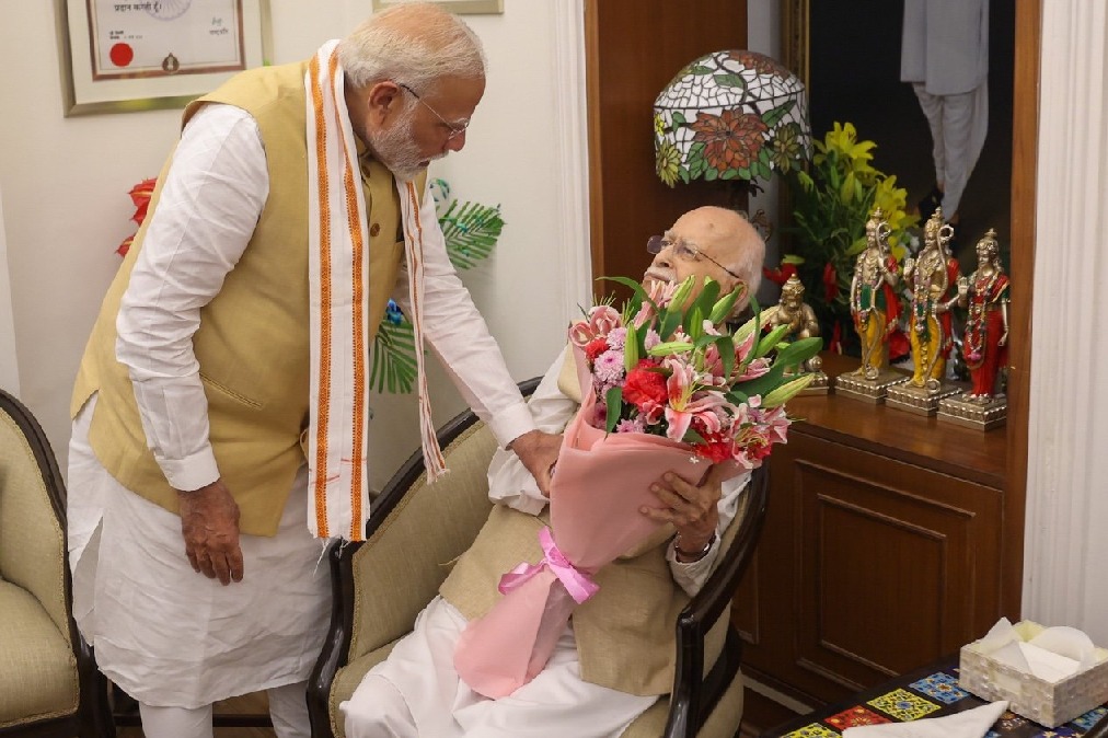 PM Modi visits Advani's residence to wish him on birthday, shares special moment