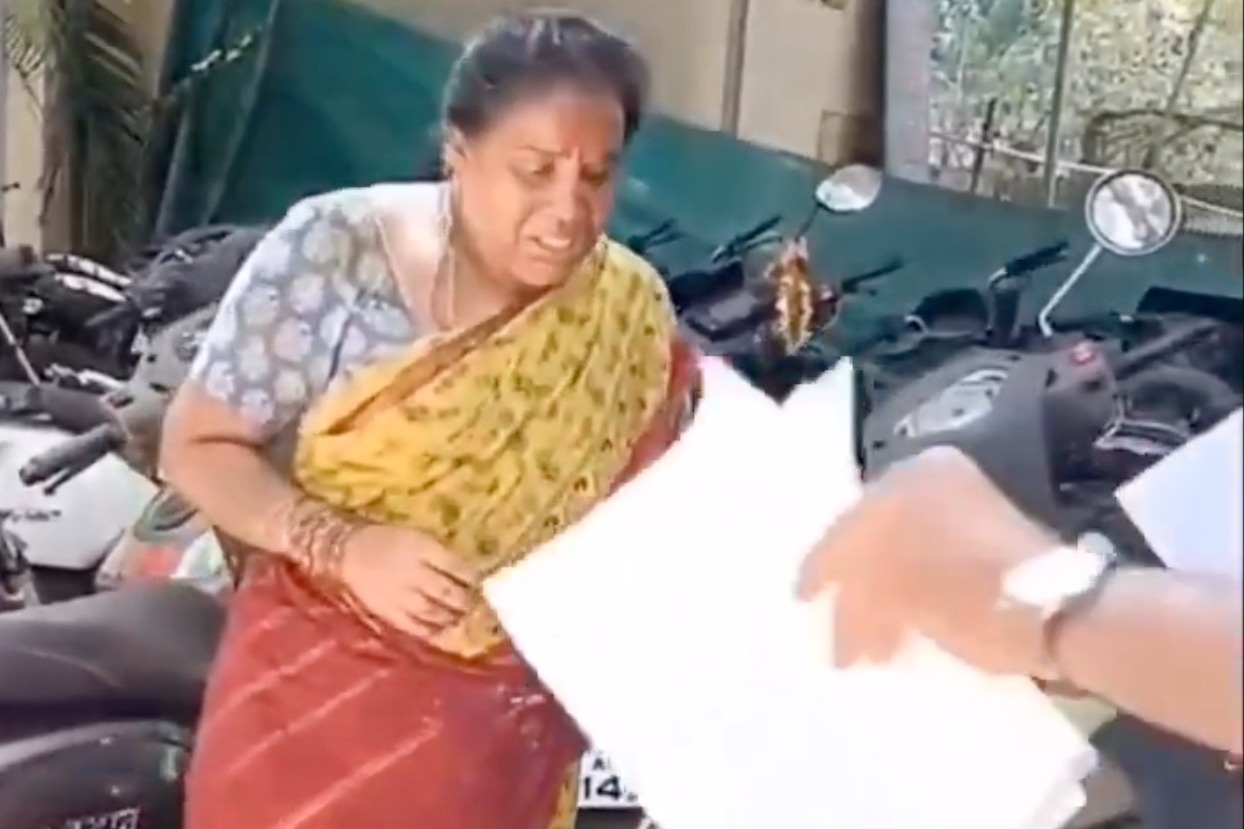 Woman's Emotional Reaction to Recovered Scooter Draws Praise from CM Chandrababu